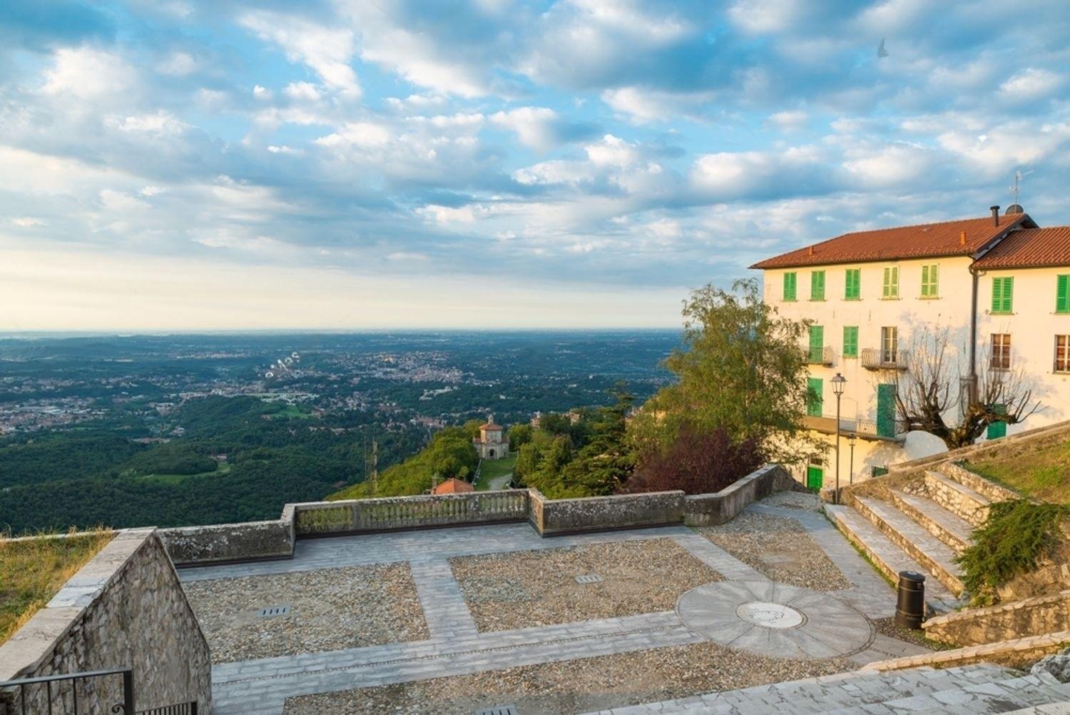 La Terrazza - Very Quiet - Free Park - 3 Min From Varese Center And Lake - Air Conditioning - Cycling Friendly Buitenkant foto