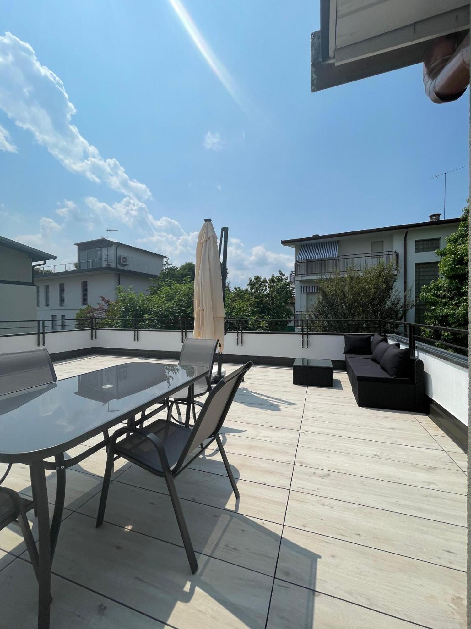 La Terrazza - Very Quiet - Free Park - 3 Min From Varese Center And Lake - Air Conditioning - Cycling Friendly Buitenkant foto